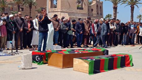 Tripoli, Funerale In Piazza Dei Martiri Per Morti Abu Slim