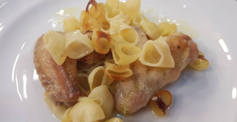 Krahe Pule Me Makarona