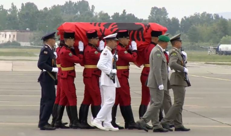 Trupi I Pajete I Nentetares