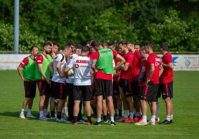 1. Kombetarja Mberrin Ne Islane, Shuhet Frika E Demtimeve