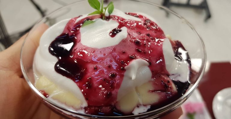 Embelsire E Fresket Me Buke Te Thekur Dhe Krem