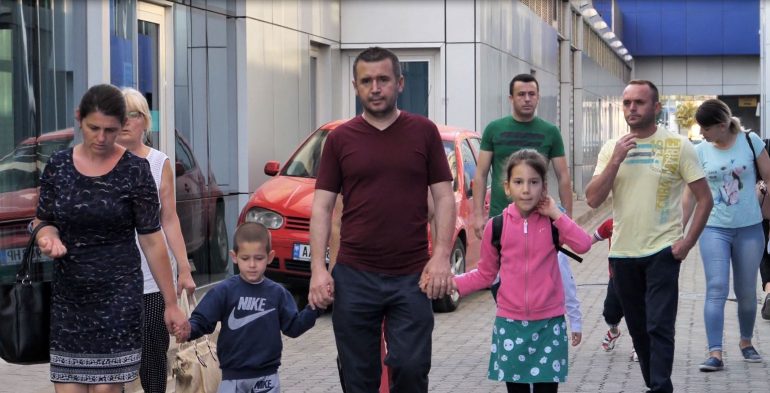 Femiejte Qe Sgegjojne Me Familjet