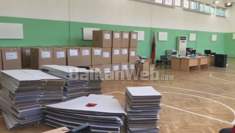 Materiale Ne Kzaz Lezhe