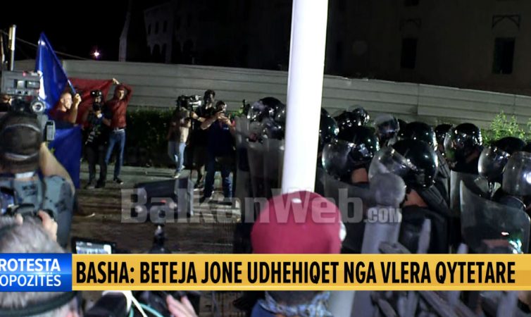 Protesta Para Parlamentit