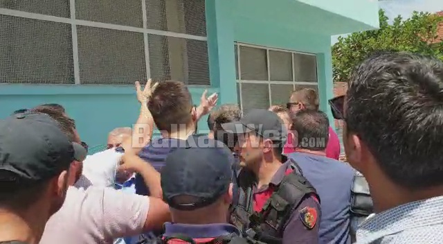 Shkoder Perplasje Me Policine Ne Kzaz