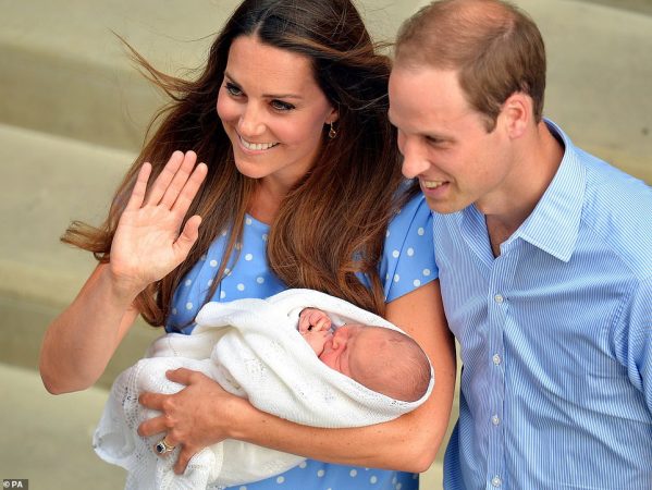 16302918 7269583 When George Was Born Kate Middleton Took A Page From Lady Diana A 3 1563718310721