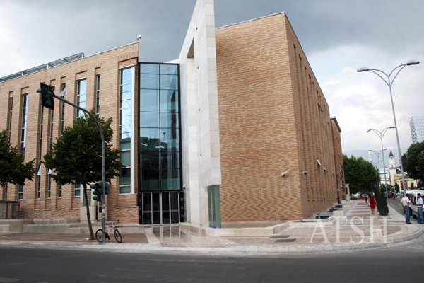 Banka E Shqiperise Foto Agim Dobi 1