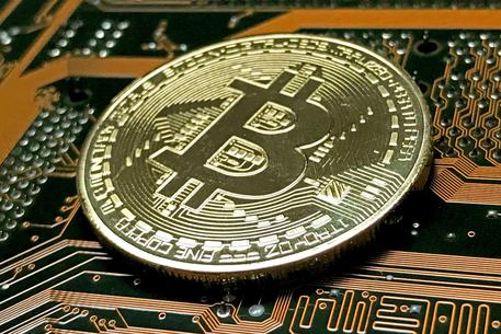 Bitcoin Cryptocurrency Suffers Hard Crash