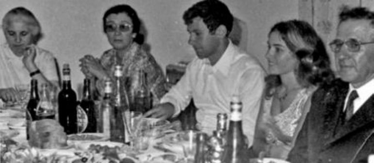 Mehmet Shehu Me Familjen 1 905x395