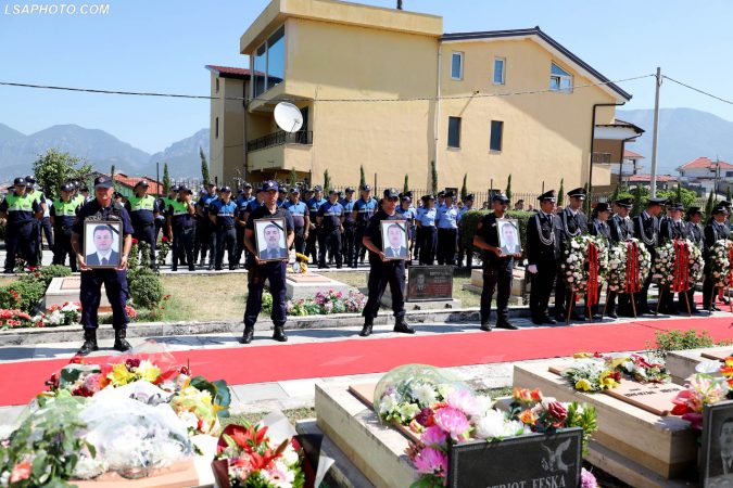 Perkujtohen 4 Policet (5)