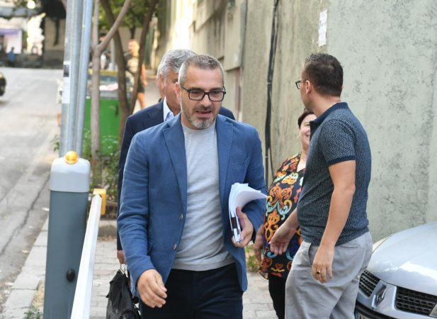 1c641364 De92 4068 8bd8 6a497c40f8af