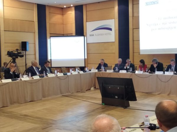 42dc9fee A562 4e25 Ac18 1b714a58a096