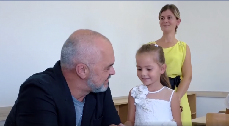 Edi Rama Te Shkolla