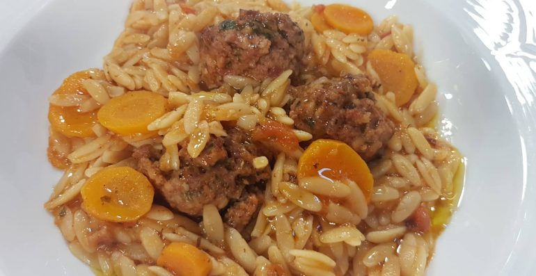 Makarona Elb Me Qofte