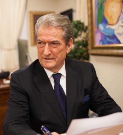 71797551 1391676914326545 184174086052642816 N