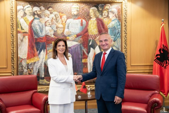 72322410 2528489530530638 1460972957261103104 O