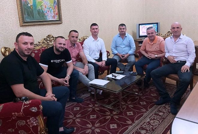 72348234 2766404583383550 7606983188316946432 O