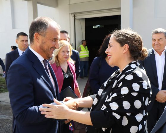 Xhacka Ndihma Termeti (7)