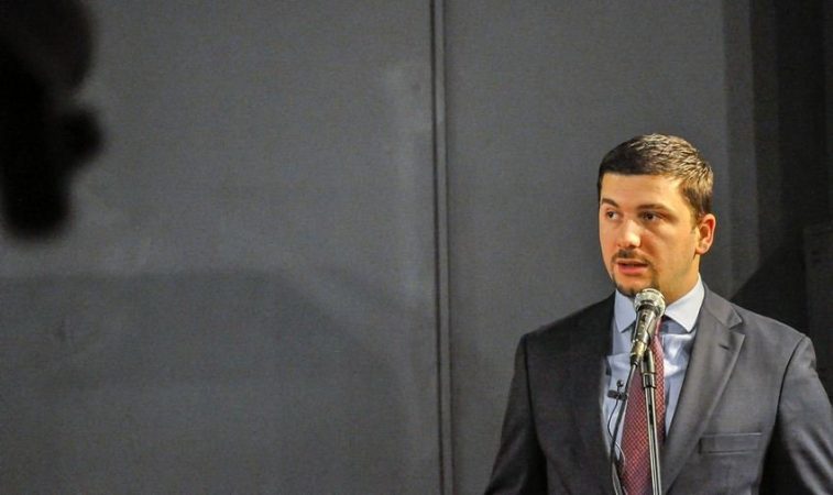 Auto Memli Krasniqi1560803673