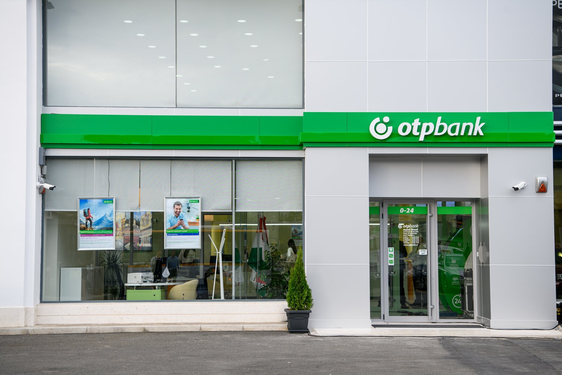 Https www otpbank. ОТП банк. ОТП банк Самара. Здание ОТП банка. OTP банк Венгрия.