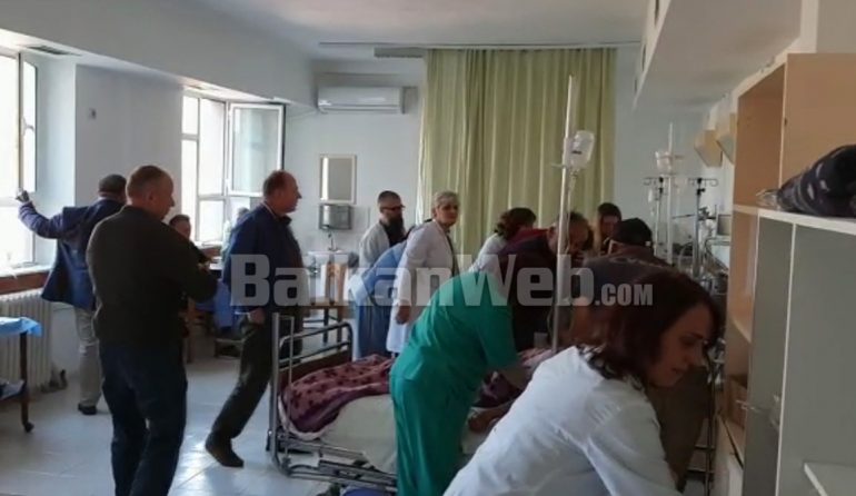 Helmim masiv në Bulqizë, 23 persona paraqiten në spital