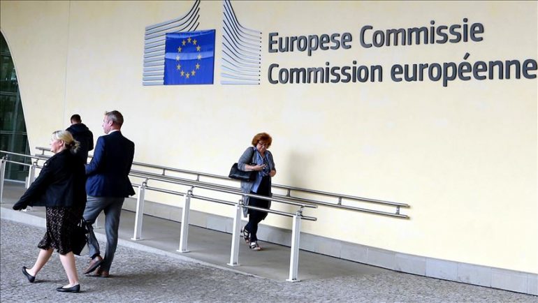 Thumbs B C F444184158e2283760405b46bb838fc4