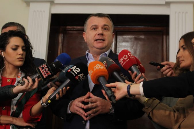 Balla Flet Nga Kuvendi (3)