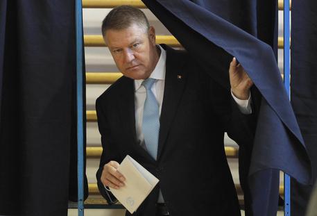 Romanian President Klaus Iohannis Casts His Ballot In The First Round Of Presidential Elections