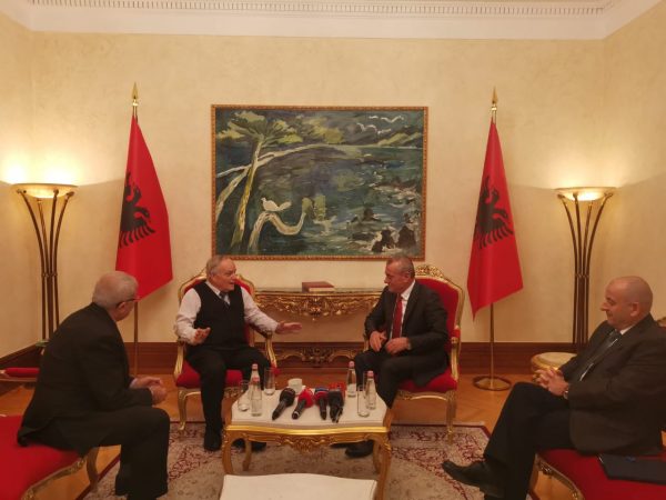 43f33d27 Cef3 434b Bc24 9393e1fe82db