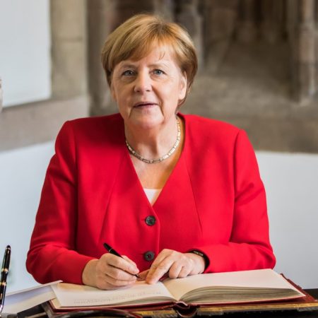 Besuch Bundeskanzlerin Angela Merkel Im Rathaus Köln 09916 696x696
