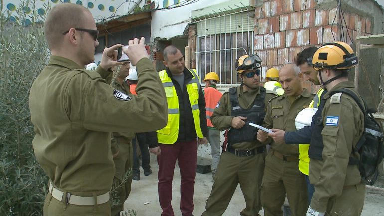 Ekspertet Izraelit Inspektojne Pallatet 1