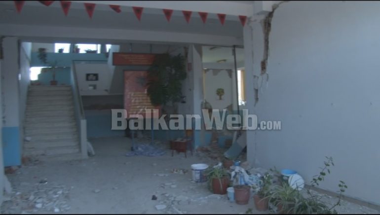 Shkolla Qe Pritet Te Shembet6