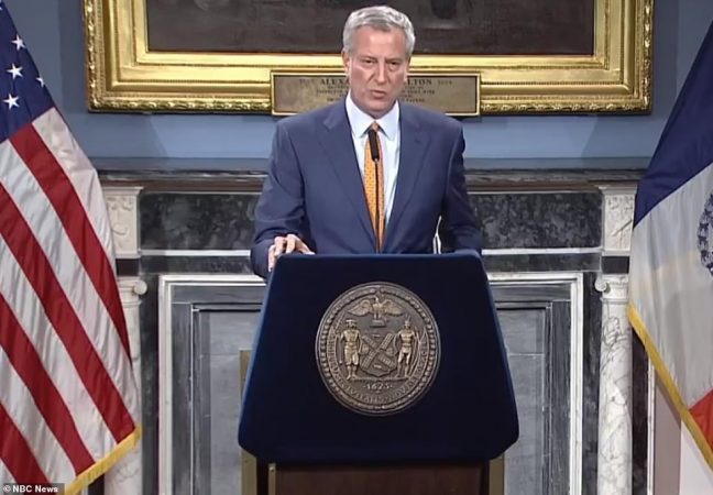 26006266 8115717 New York City Mayor Bill De Blasio