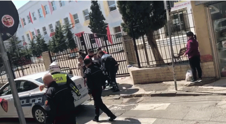 Plagosja Ne Tirane Xhamlliku