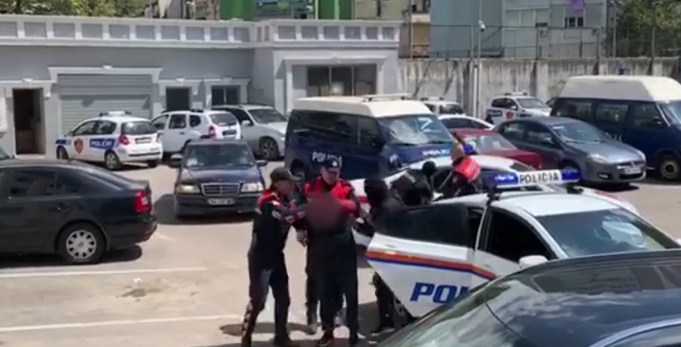 Policia Arrestim 1 1