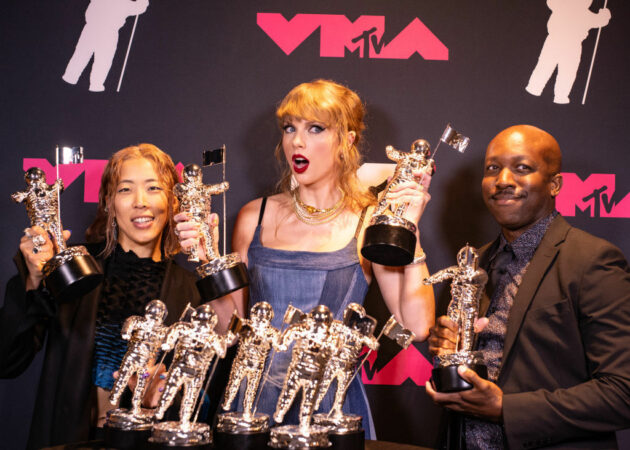 Rina Yang Taylor Swift And Chancler Haynes Seen Backstage During The 2023 Video Music Awards At Prudential Center On September 12 2023 In Newark New Jersey
