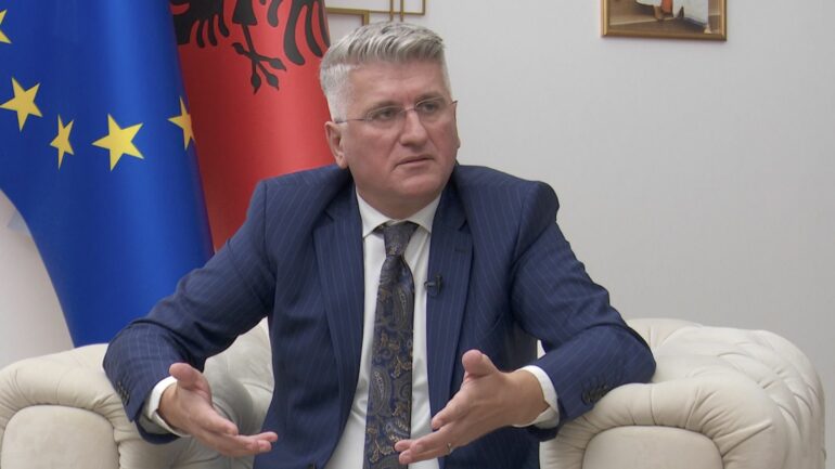 181b112c 6bc6 4043 8bc2 6af5c2a1093c