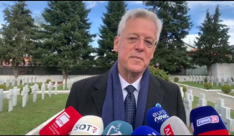 4f53fdeb D9d5 44cb Ab2f 5020cd9bc5d9