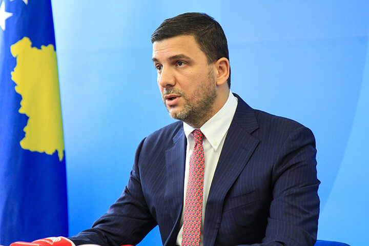 Zgjedhjet e balotazhit  Memli Krasniqi  Është një ditë e mirë për komunat dhe për Kosovën