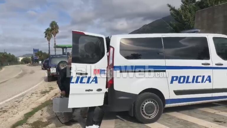 Policia sarande eshtrat