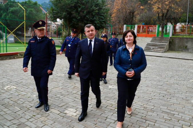 93ced8d9 6557 47fd Bcff 8f90c5da8574