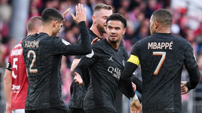 Warren Zaire Emery Kylian Mbappe Achraf Hakimi Et Bradley Barcola Avec Le Psg 29 Octobre 2023 1744529