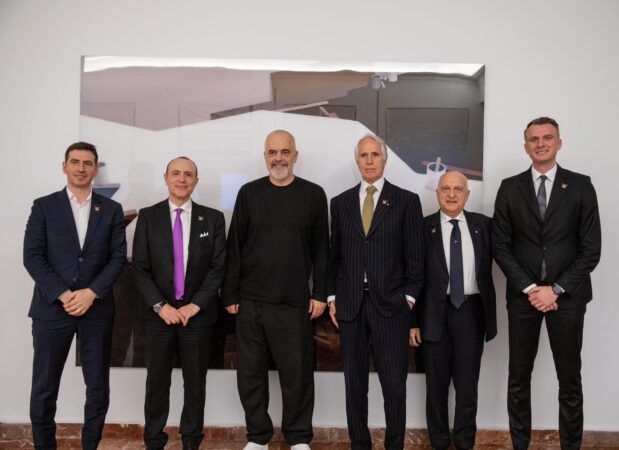 418513991 778396264330155 5326577877724984853 N