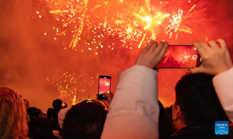 77b9da7d36e341d88f3c08132049d079