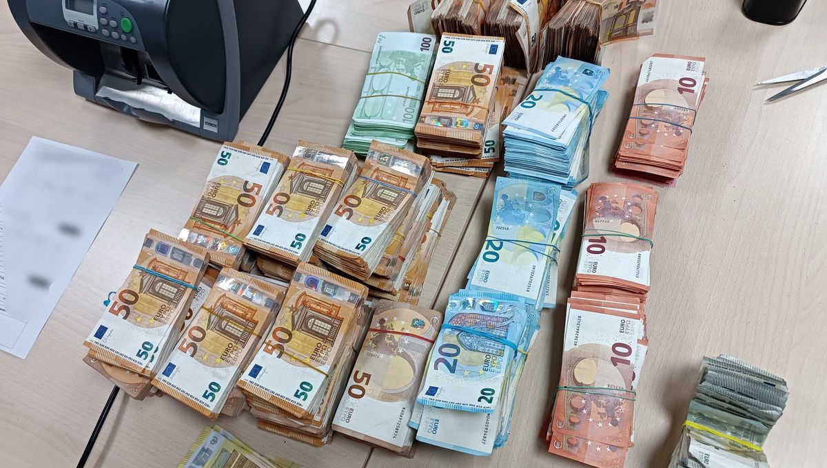 Po udhëtonin drejt Spanjës, çifti i shqiptarëve kapet në kufirin francez me 340 mijë euro në makinë, dyshohet se…