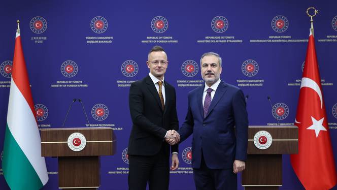 18147210 267 0 4793 2699