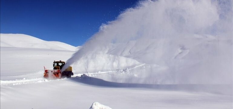 806x378 Avalanche Kills 4 In Central France 1708942188366