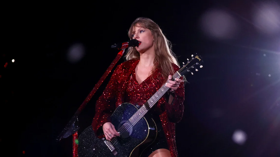 Taylor Swift's 16-year-old fan dies after being hit by truck on her way ...