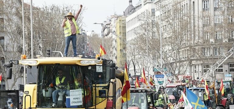 806x378 Thousands Of Spanish Farmers Protest With Tractors In Madrid 1710688603159