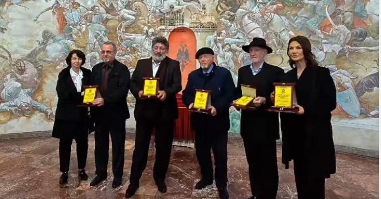 Qytetare Nderi Te Krujes1